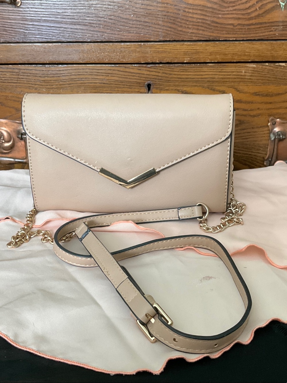 Urban Expressions Cream Envelope Crossbody with Gold V Accent